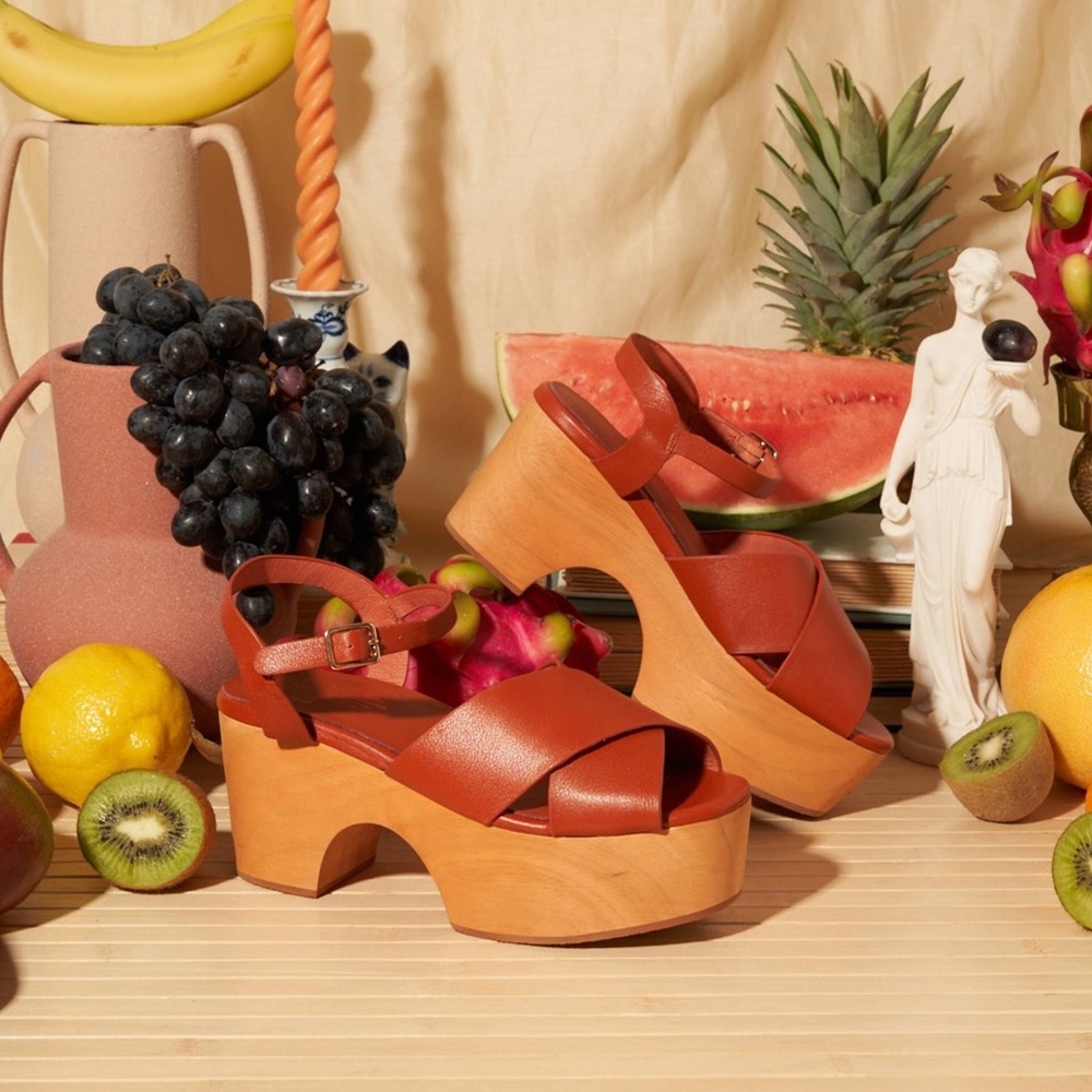Charlotte Stone Dermot 70s style platform sandals in Sienna barely worn